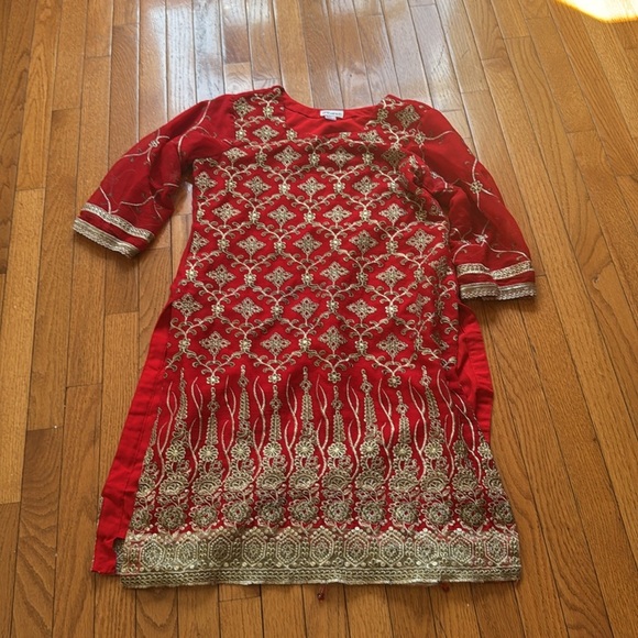 Elegant Red Embroidered Dress - Picture 10 of 14